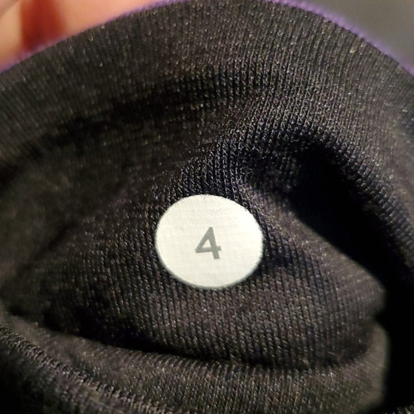 Lululemon Gather and Crop leggings Split Calf Sz 4 - Picture 8 of 9